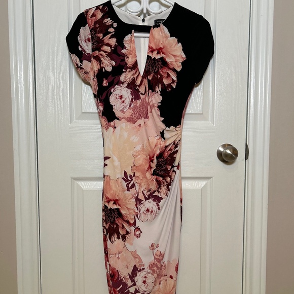 New Le Château Floral Dress - Picture 1 of 2